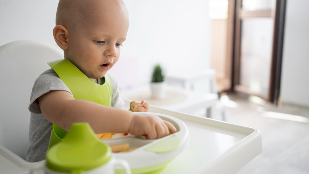 Baby-Led Weaning, Kenali Kelebihan dan Kekurangannya