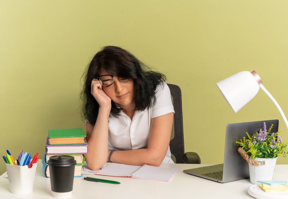 Sering Menggerakkan Tangan dan Kaki (Fidgeting), Benarkah Tanda ADHD?